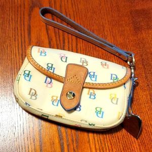 Dooney & Bourke | Small Bag Wristlet